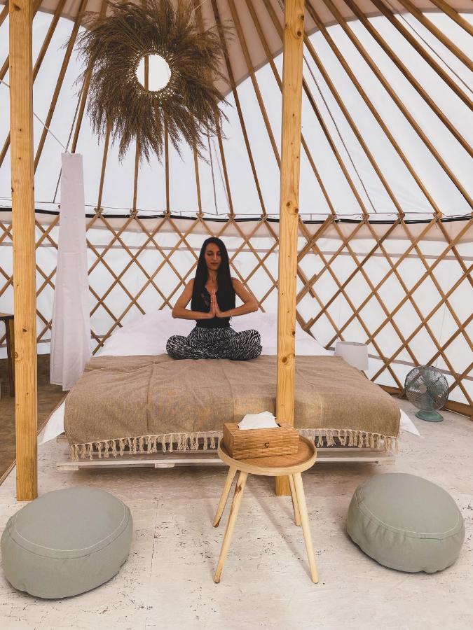 Luxury tent Glamping Iurte Mongole Spiritul Zimbrului Vama Buzaului