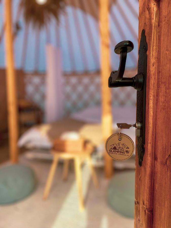 Glamping Iurte Mongole Spiritul Zimbrului