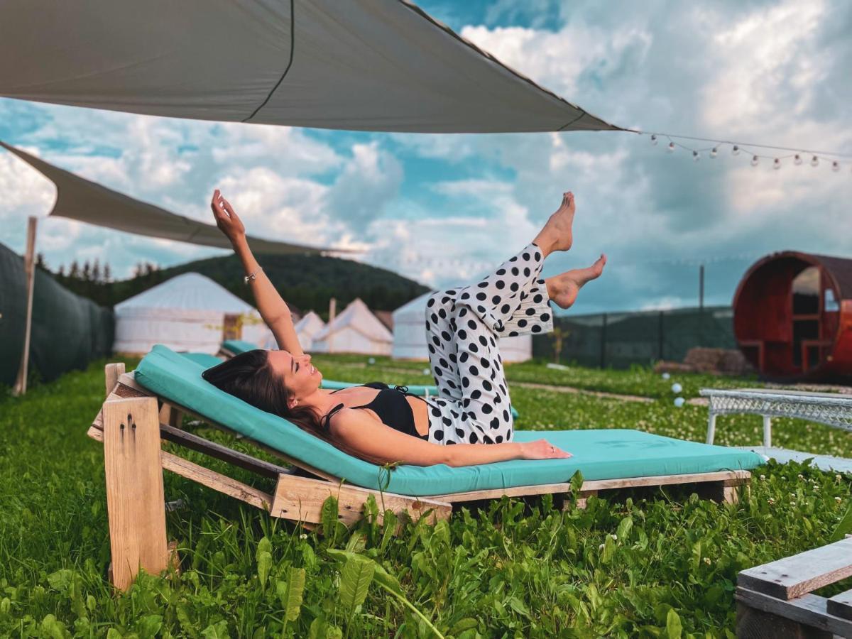 Luxury tent Glamping Iurte Mongole Spiritul Zimbrului Vama Buzaului
