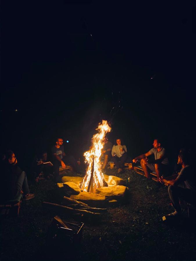Luxury tent Glamping Iurte Mongole Spiritul Zimbrului Vama Buzaului