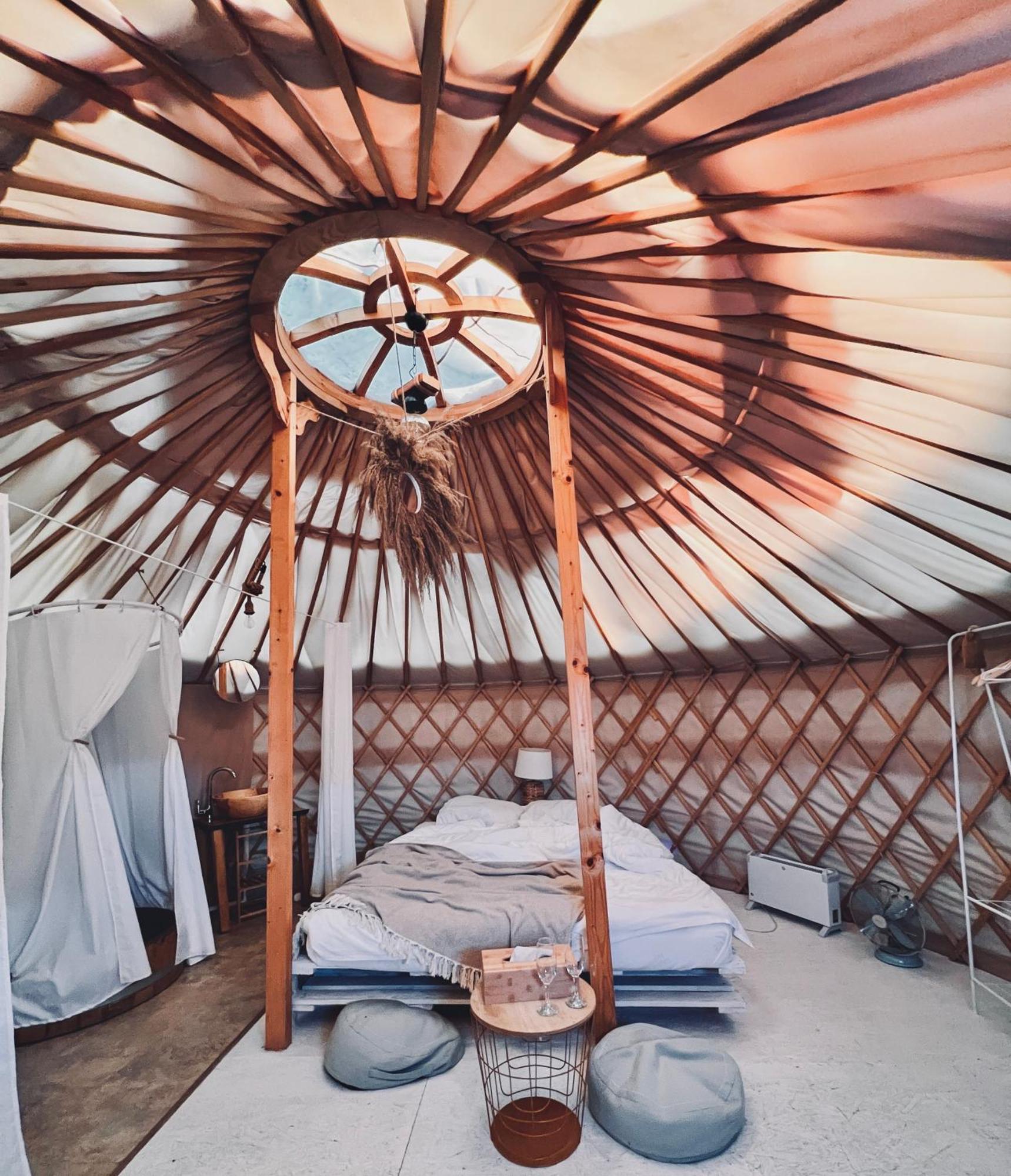Glamping Iurte Mongole Spiritul Zimbrului